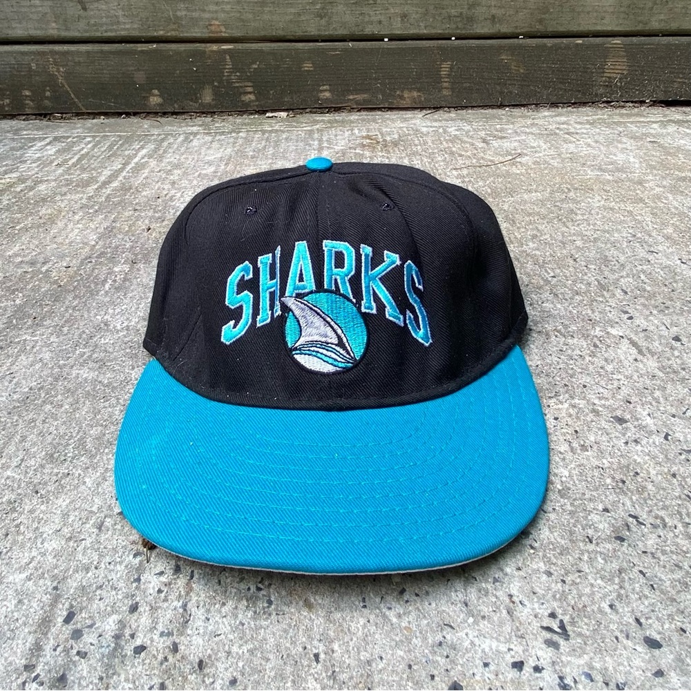 Vintage/Y2k Sharks snap back hat